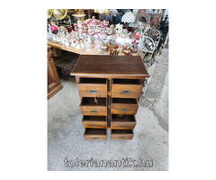 Régi nyolcfiókos irattartó szekrény