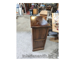 Régi nyolcfiókos irattartó szekrény