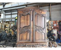 Neobarokk négyajtós faragott polcos szekrény