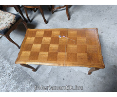 Neobarokk négyzetintarziás dohányzó asztal