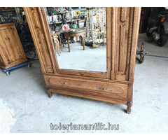 Neobarokk egyajtós tükrös polcos szekrény