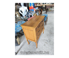 Neobarokk háromfiókos komód