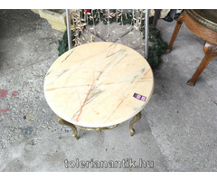 Kerek márványlapos rézasztal