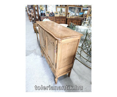 Neobarokk kétajtós kis szekrény két fiókkal