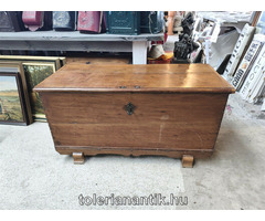 Régi nagyméretű tölgyfa láda