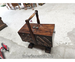 Különleges szétnyitható régi varródoboz