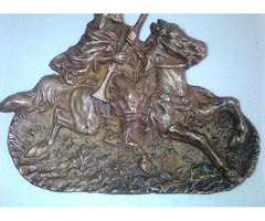 Bronz, lovas harcos dombormű