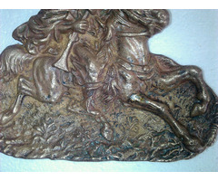 Bronz, lovas harcos dombormű