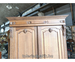 Ónémet stílusú kétajtós akasztós szekrény