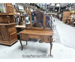 Neobarokk tükrös fésűlödő