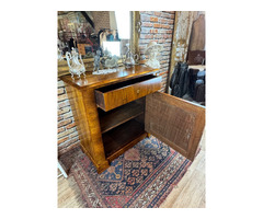 Felújított Biedermeier komód, félszekrény.