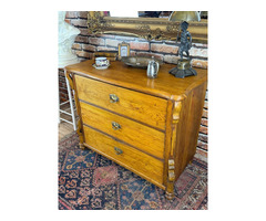 Felújított fenyő komód