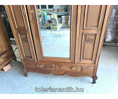 Barokk kétajtós akasztós polcos tükrös szekrény