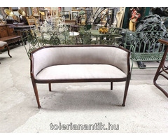 Kétüléses kanapé világosbarna kárpittal