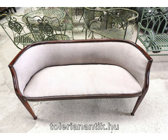 Kétüléses kanapé világosbarna kárpittal