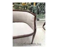 Kétüléses kanapé világosbarna kárpittal