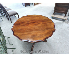 Kerek póklábú neobarokk szalon asztal