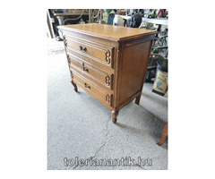 Neobarokk háromfiókos komód