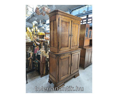 Négyajtós polcos szekrény