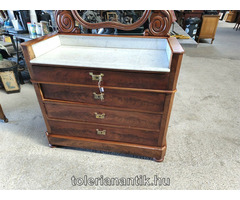 Tükrös márványlapos komód