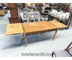 Neobarokk kihúzhatós étkező asztal