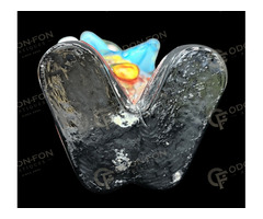 Zöld sapkás, álló bohóc figura – kisplasztika