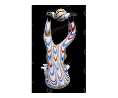 Kék sapkás, kézen álló bohóc figura – kisplasztika