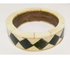 Egzotikus csont, és szaru karperec Indiából