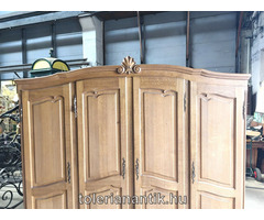 Neobarokk négyajtós polcos akasztós szekrény