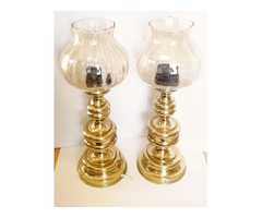 Bronz bordázott oszlopos asztali lámpa pár, különleges burával