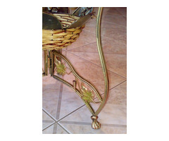 Kovácsoltvas kétszintes virágtartó sajtolt fém, és fonott elemekkel