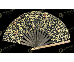 Ornamentális dekorációs legyező fekete fa pálcákkal