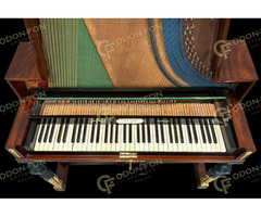 Empire piramis zongora