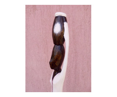 Vízhordó lányok. Bennszülött, törzsi szobor sorozat Indonéziából. Eredeti kézműves munka