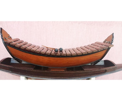 Gamelán különleges csónak testű ütős hangszer. Thaiföldi egyedi ritkaság