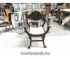 Savonarola stílusú szék krémszínű bőrkárpittal