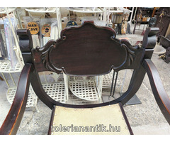 Savonarola stílusú szék krémszínű bőrkárpittal