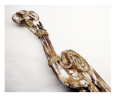 Egzotikus dekoráció. Felkantározott púpos teve kézműves faszobor Indonéziából