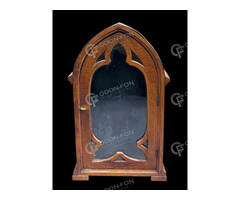 Neo gótikus, szentség- vagy óratartó vitrin