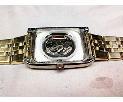 Szputnyik Quartz elegáns divatos férfi karóra, aranyozott fém csat, újszerű állapot