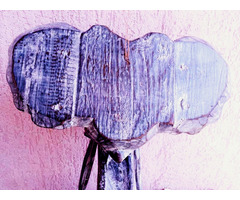 Festett elefántfej faragott faszobor Indonéziából. Falra akasztható dekoráció