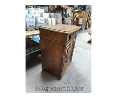 Egyajtós ónémet kis szekrény