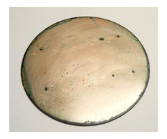 Kortárs műtárgy: Madonna, tűzzománc festmény kör alakú réz lemezen