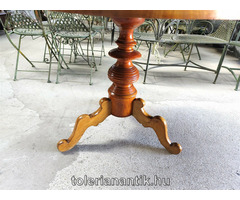 Kerek póklábú szalonasztal