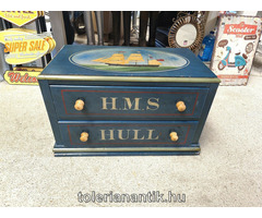 Kék hajós kétfiókos kiskomód