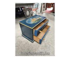 Kék hajós kétfiókos kiskomód