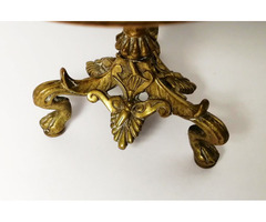 Barokk stílusú asztalka forma illóolajtartó itatóval, és kacsákkal. Retro ritkaság