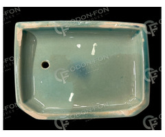 Alapmázas Zsolnay vetkőző nő figura