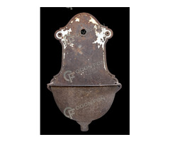 Íves tetejű falikút