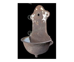 Íves tetejű falikút